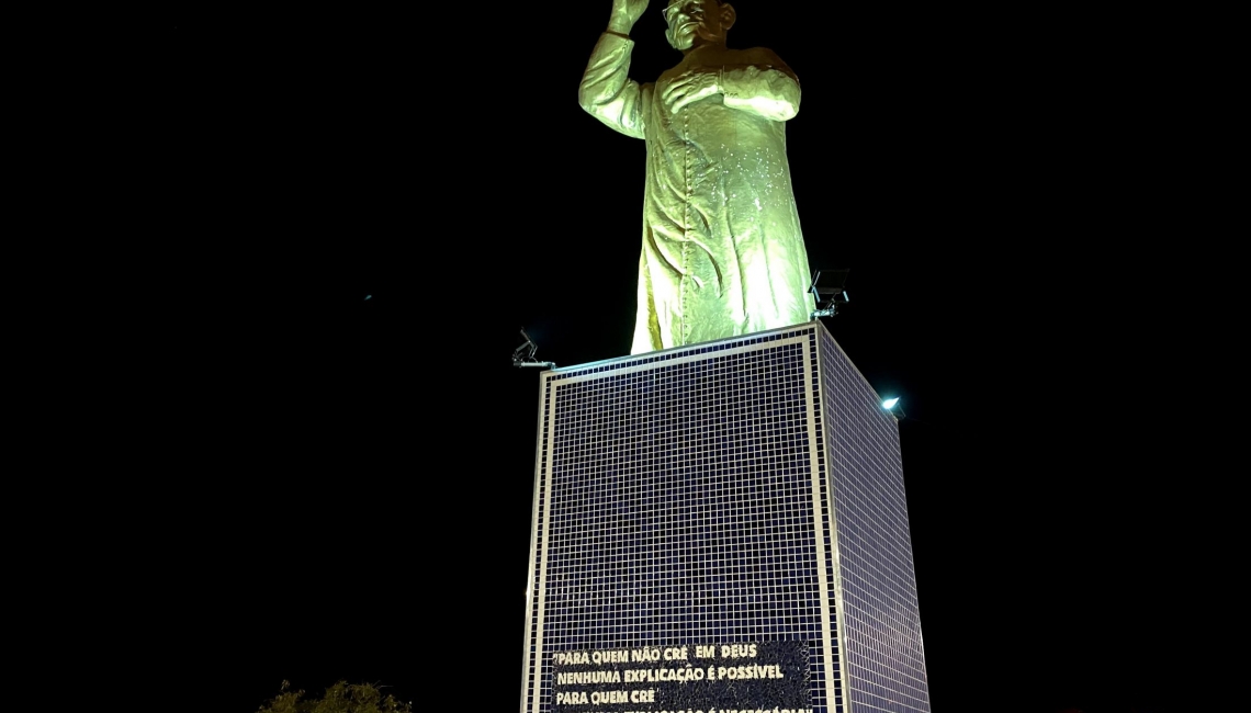 Estátua Padre Donizetti (Terminal Turístico) - Imagem: img9011.jpg